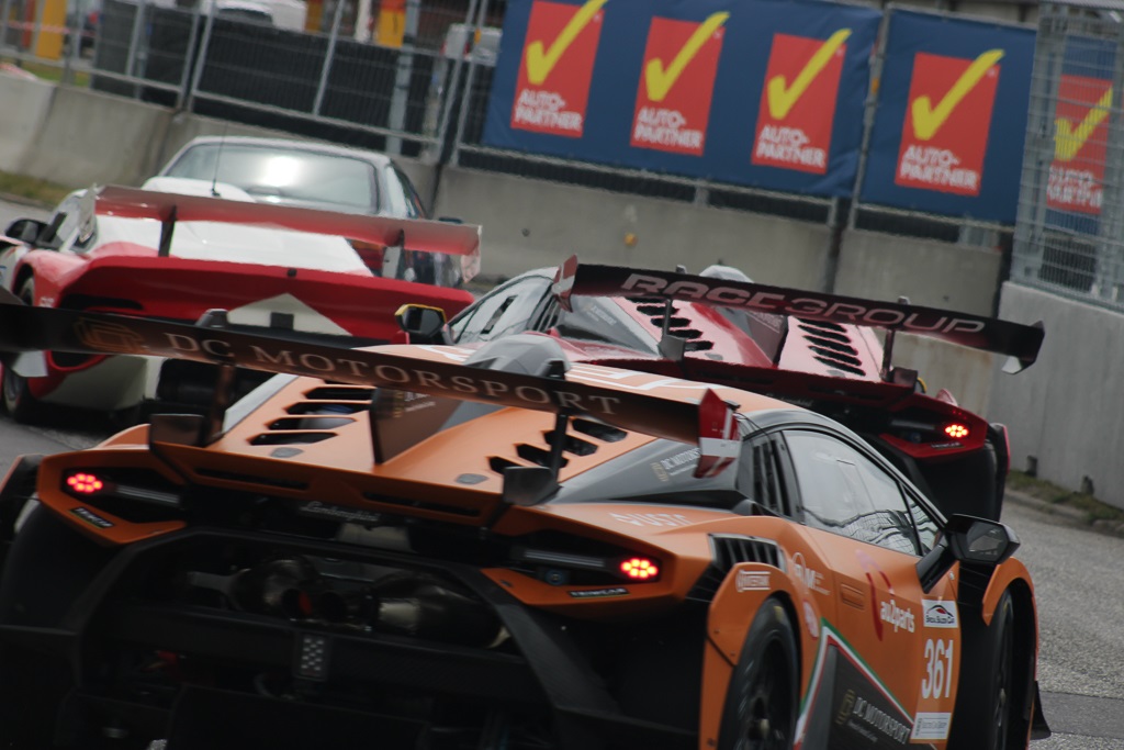 Potente italienske fuldblodsracere i Special Saloon.
(Foto: Motorsporten.dk)